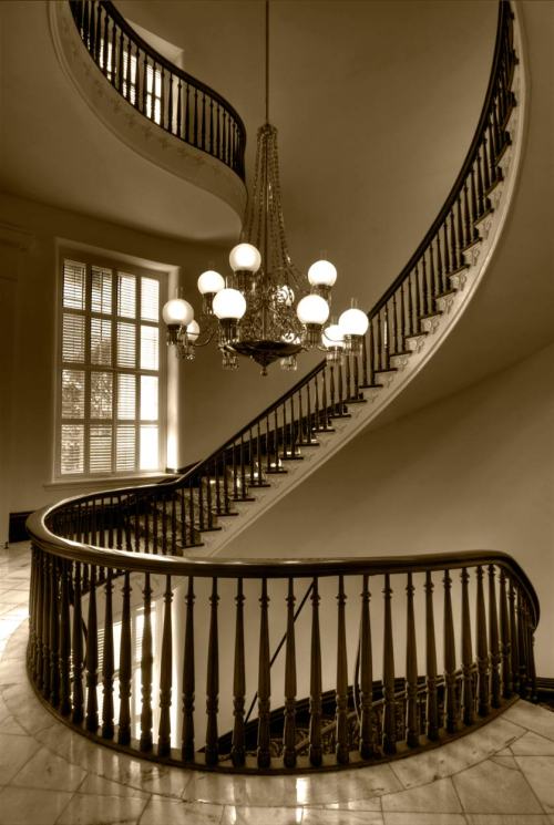 curvedstaircase_muxhome